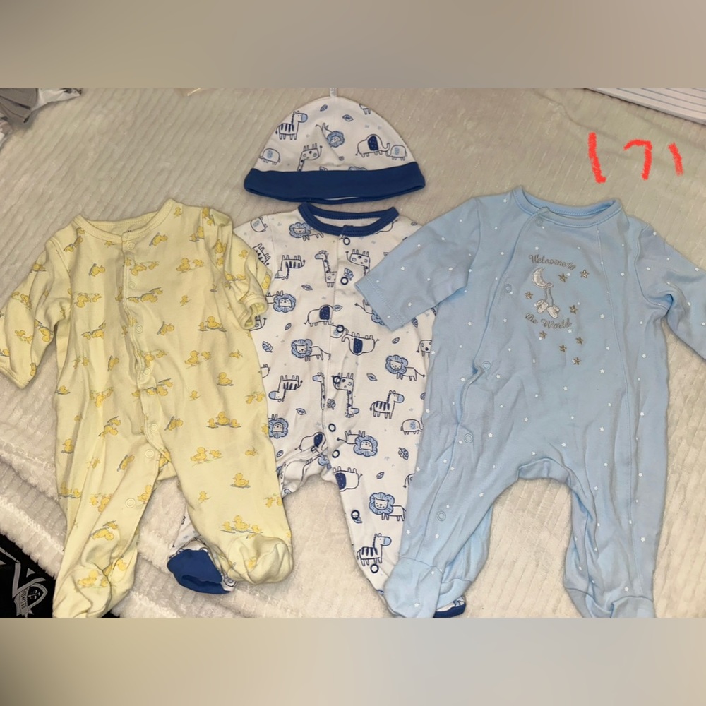 Newborn pj's NWOT (3) #171  2 footed snap front & 1 snap bottom, one with hat